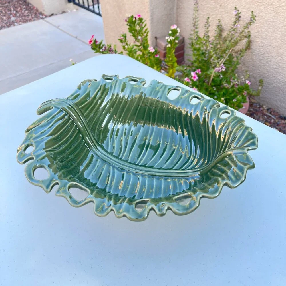New Pier 1 Imports Green Palm Leaf Shaped Bowl Dish Stoneware Tropical